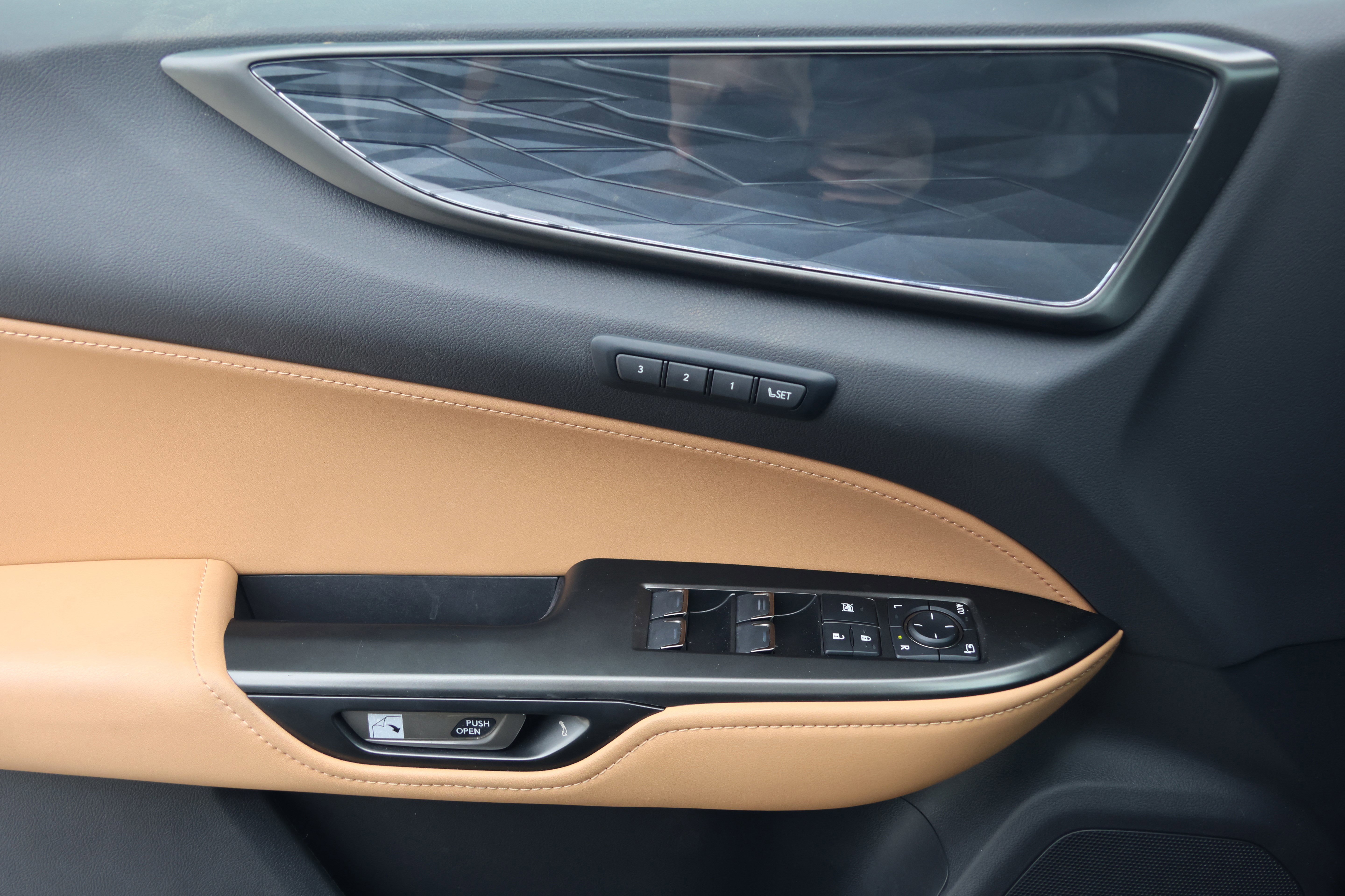 Used 2024 Lexus NX 350 AWD image 12