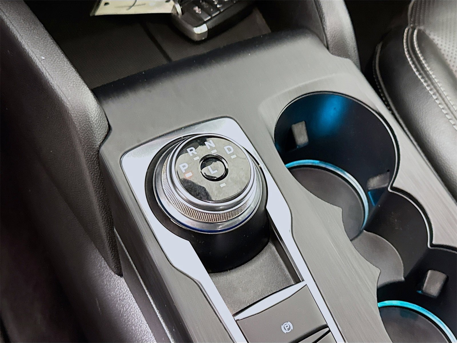 Used 2021 Ford Escape Titanium w/ Class II Trailer Tow Package image 14