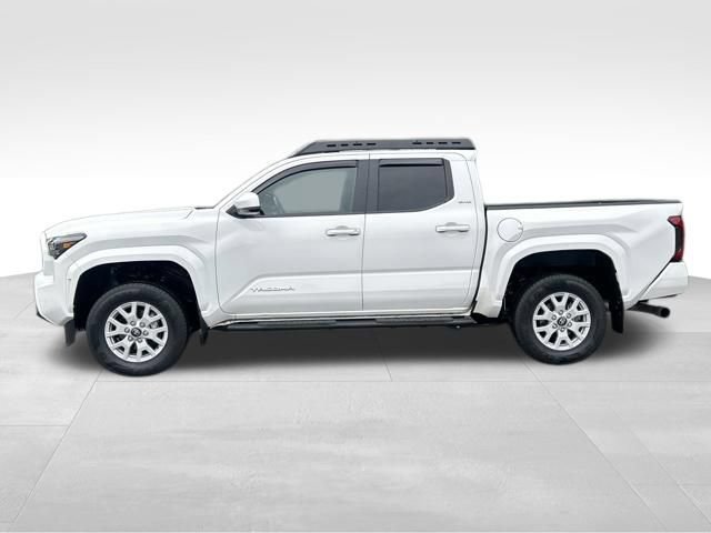 Certified 2024 Toyota Tacoma SR5 AWD/4WD image 2