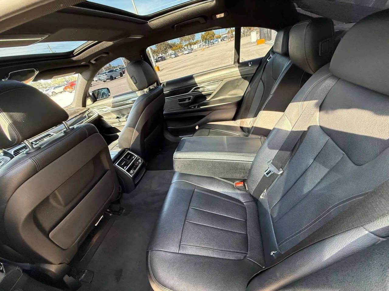 Used 2017 BMW 740i xDrive AWD/4WD image 4