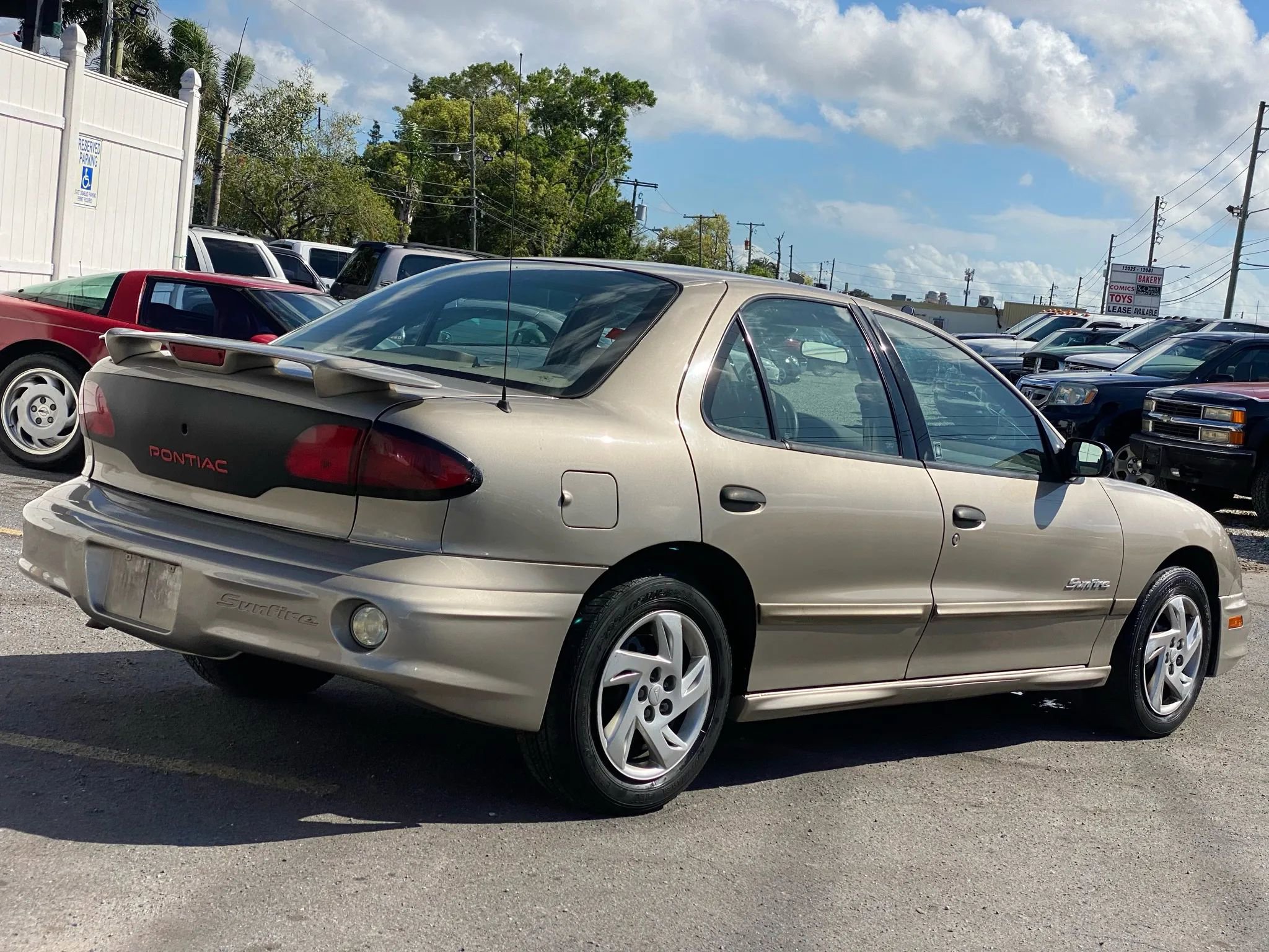 Used 2002 Pontiac Sunfire SE image 4
