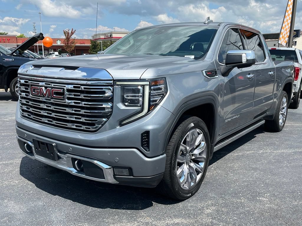 Used 2023 GMC Sierra 1500 Denali w/ Denali Reserve Package AWD/4WD image 3