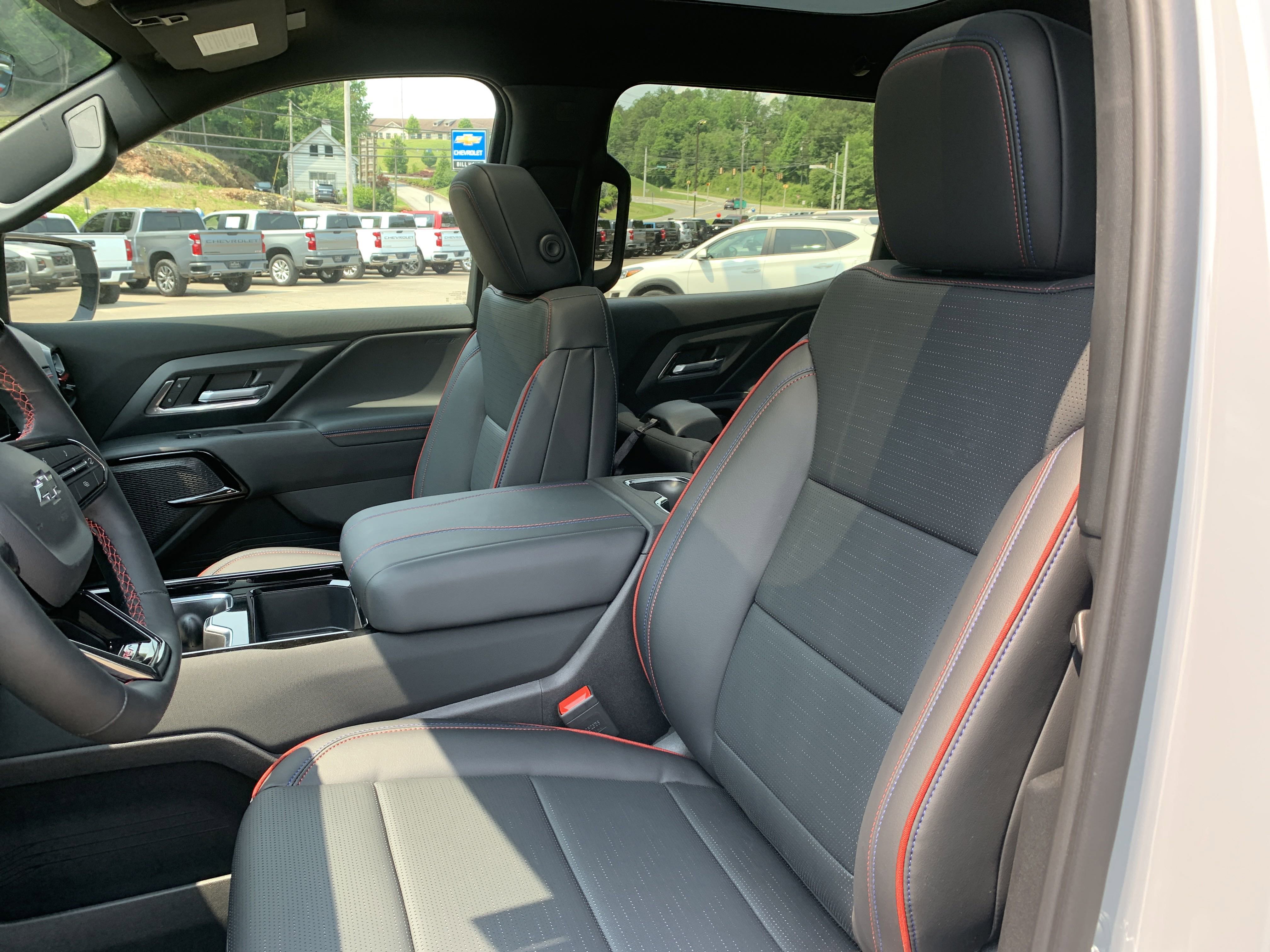 New 2025 Chevrolet Silverado EV RST image 10