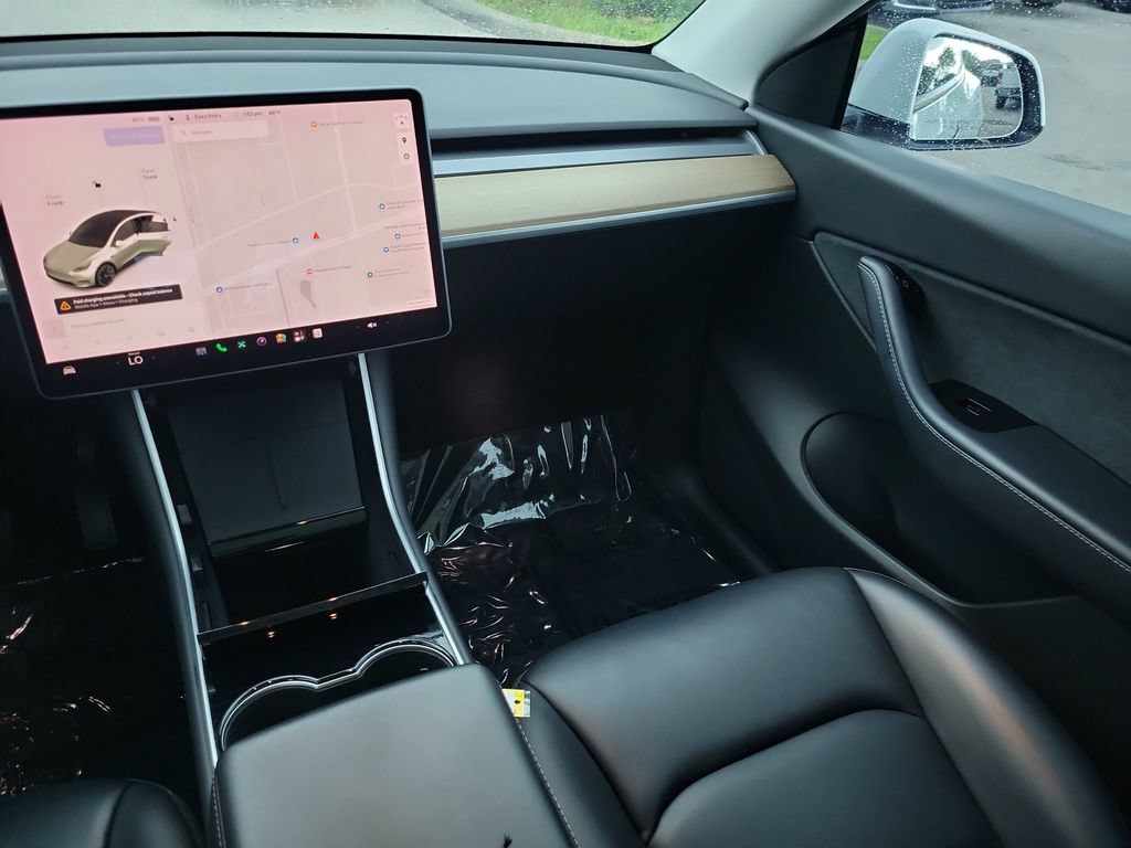 Used 2021 Tesla Model Y Long Range AWD/4WD image 29