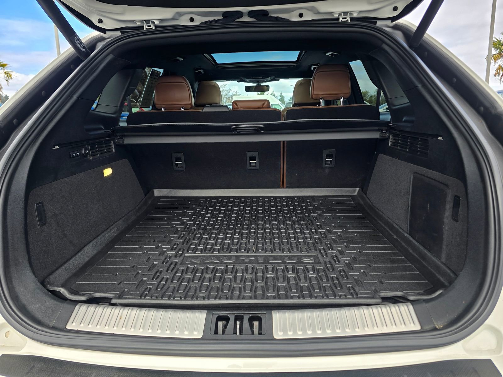 Used 2022 Lincoln Nautilus Reserve w/ Equipment Group 201A image 33