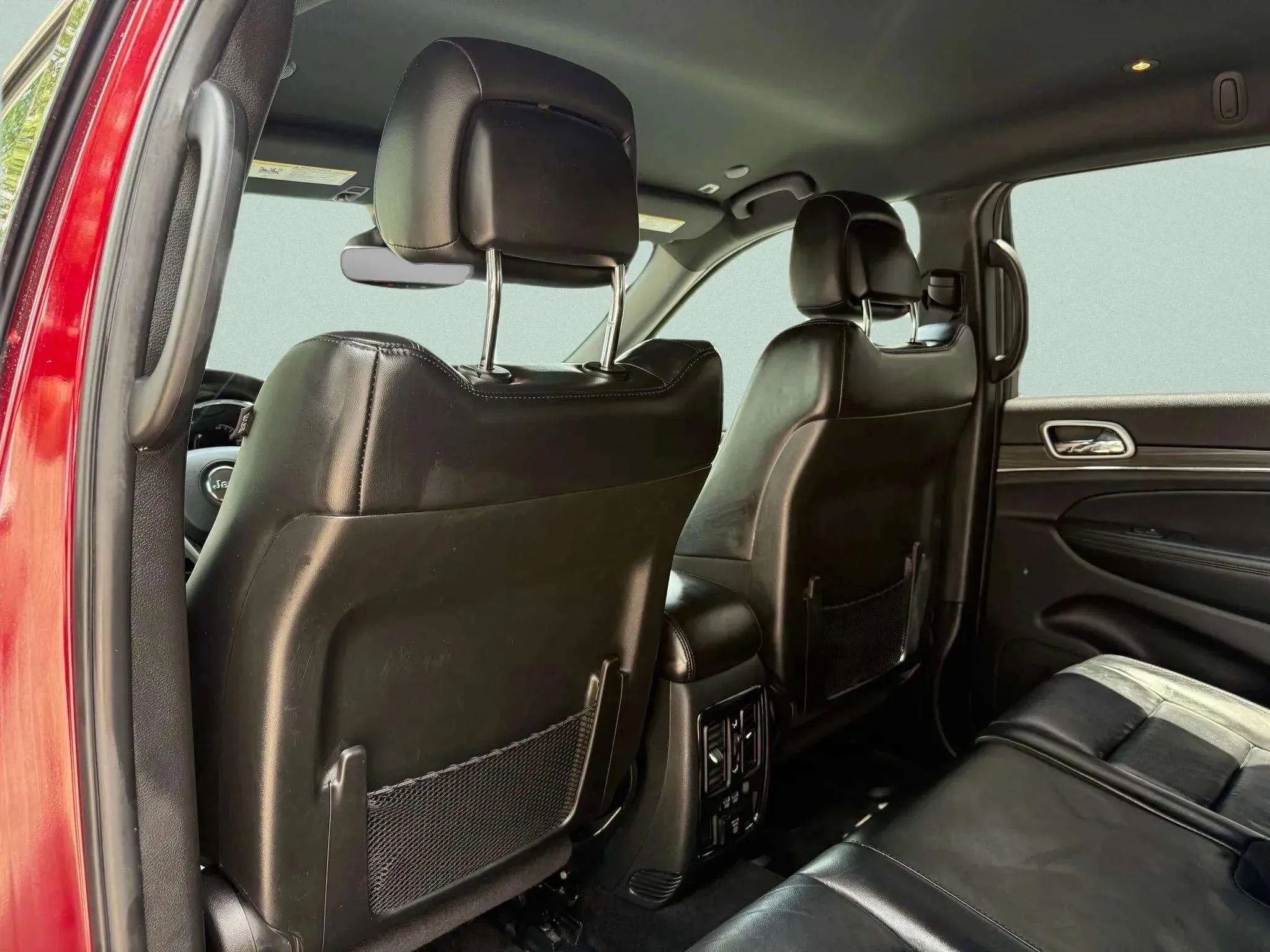 Used 2019 Jeep Grand Cherokee Limited image 17