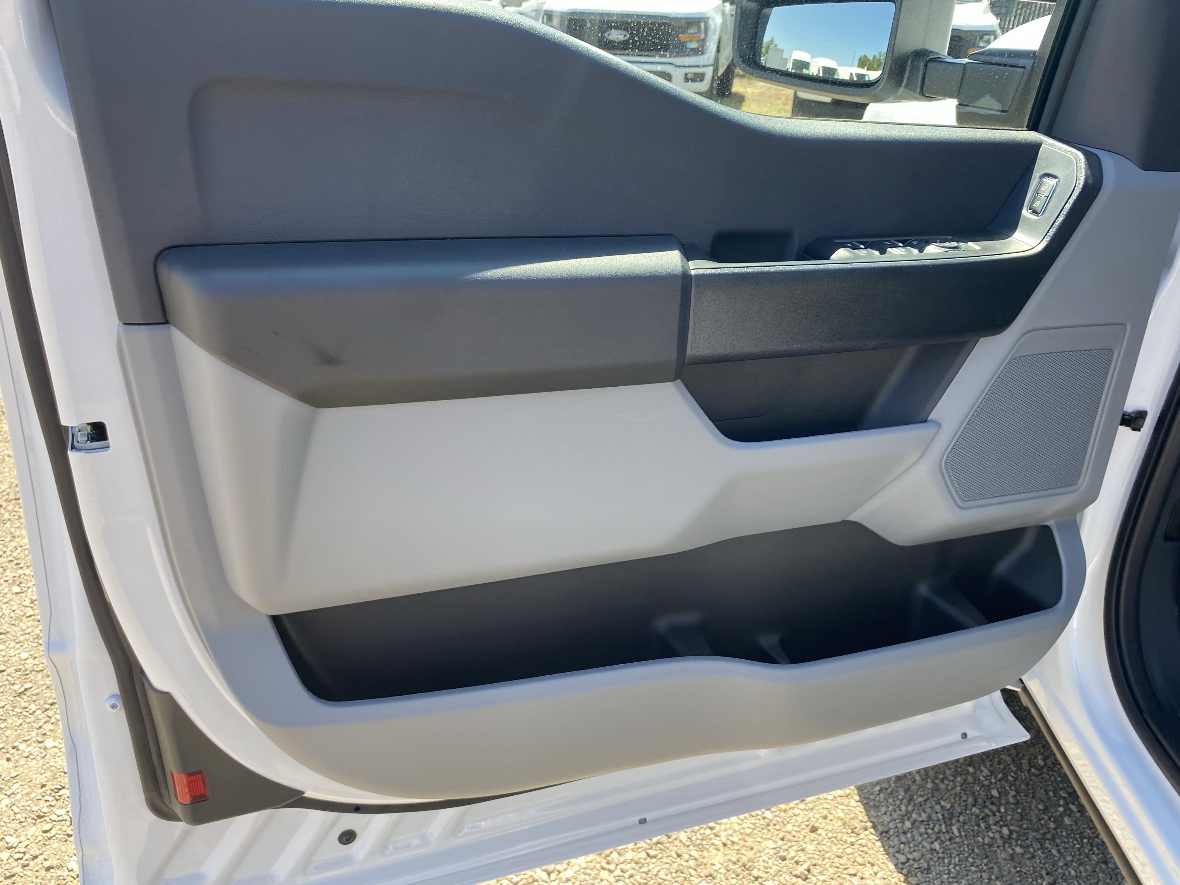 New 2025 Ford F350 XL w/ XL Chrome Package image 17