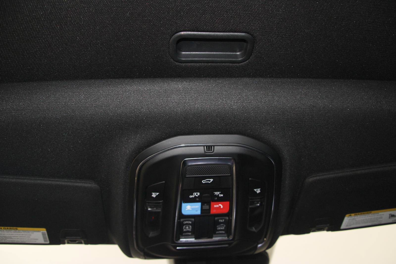 Used 2024 Jeep Grand Cherokee Altitude image 8