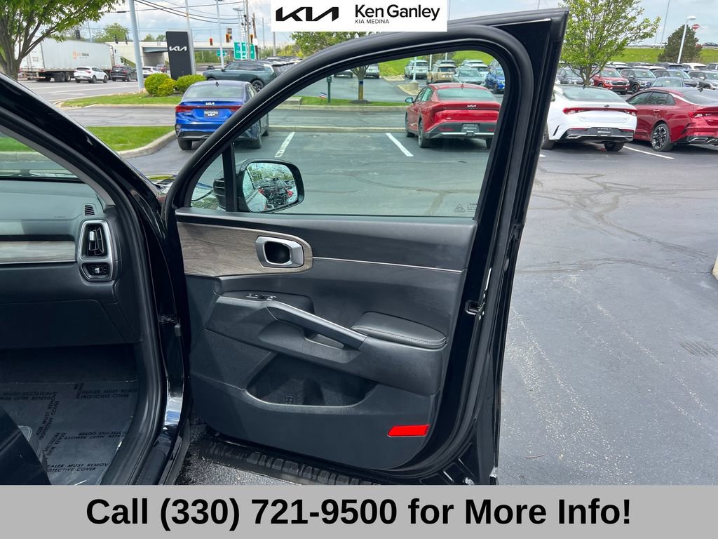 Certified 2022 Kia Sorento EX w/ Panoramic Sunroof Package FWD image 60