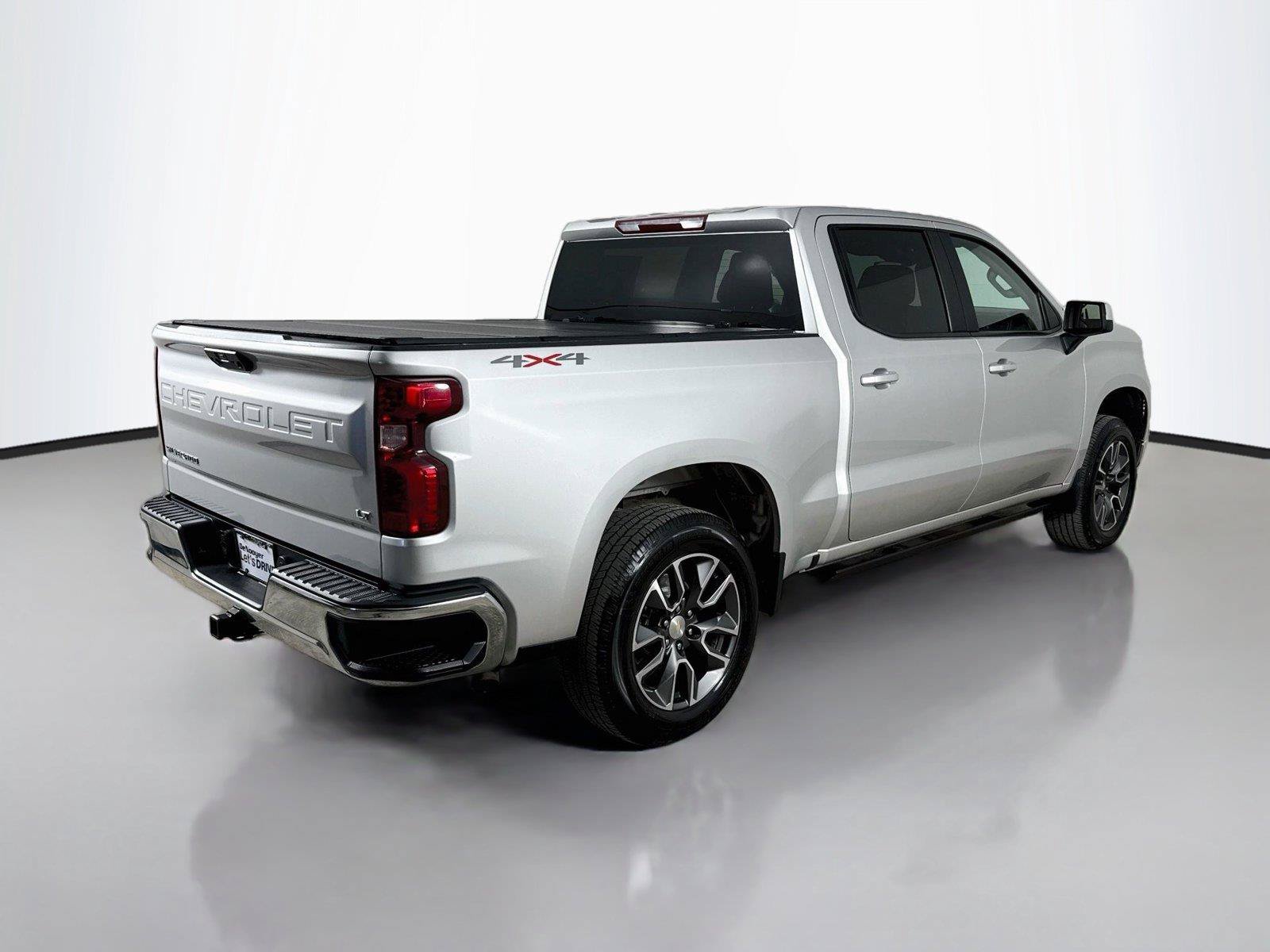 Used 2022 Chevrolet Silverado 1500 LT AWD/4WD image 12