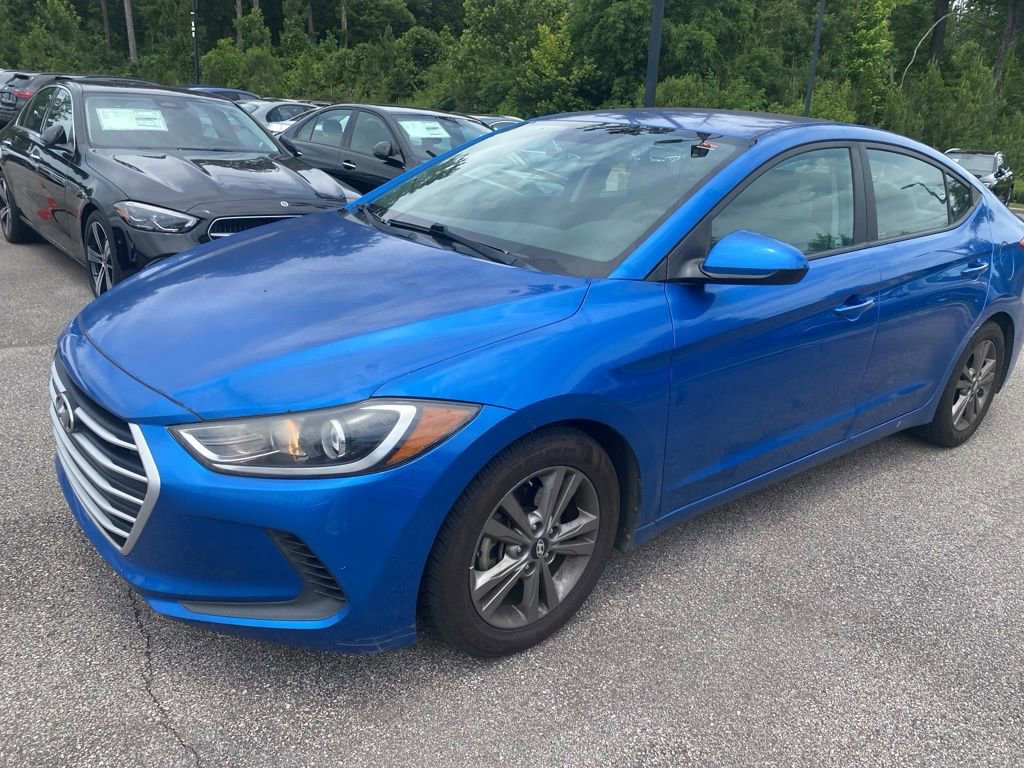 Used 2017 Hyundai Elantra SE FWD image 2