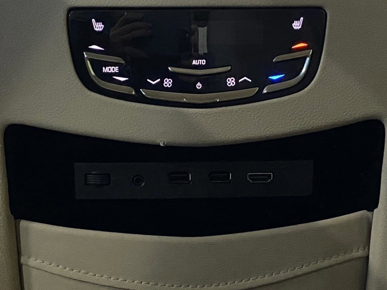 Used 2020 Cadillac Escalade Premium Luxury image 19