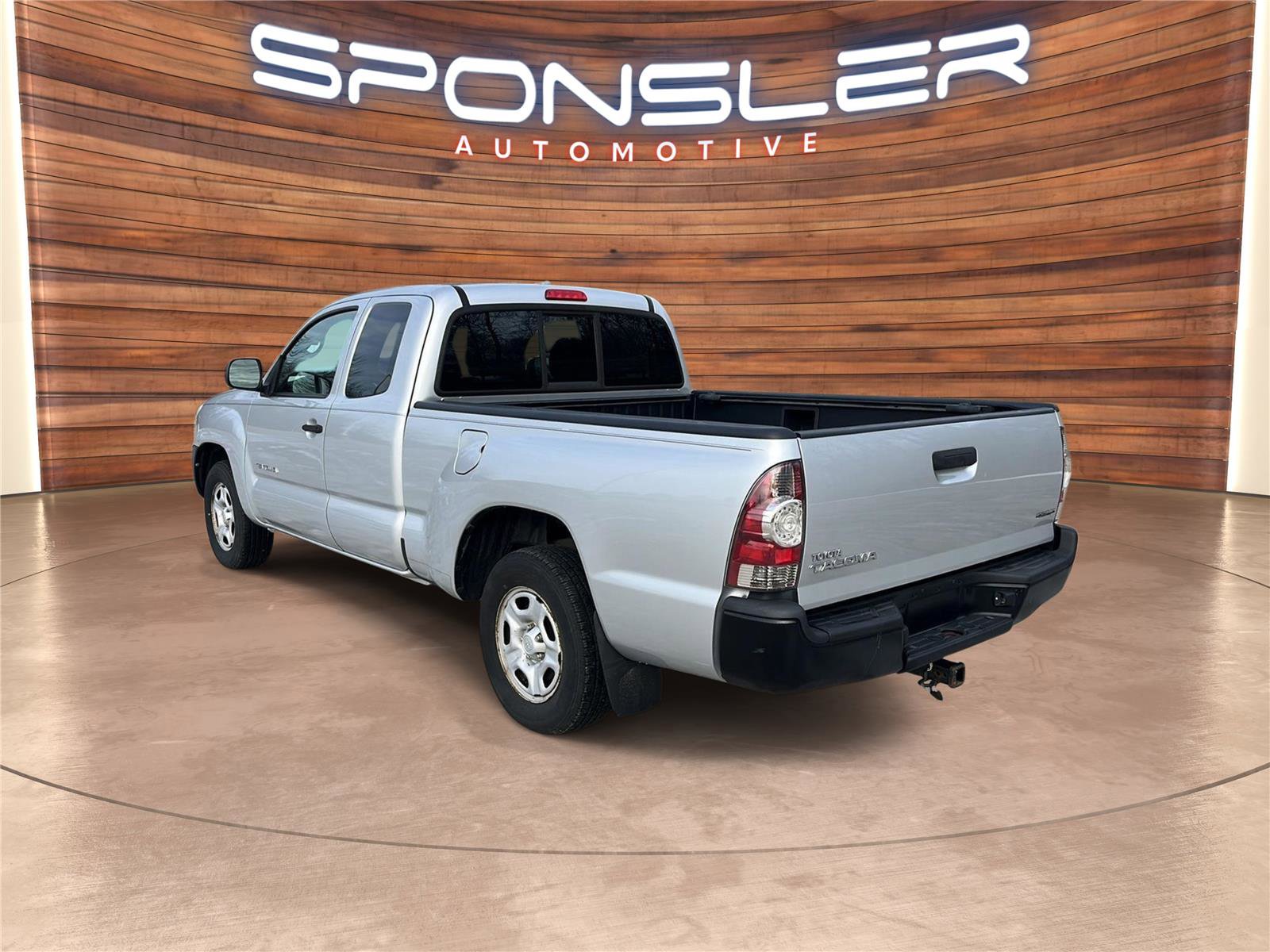 Used 2010 Toyota Tacoma Base image 3