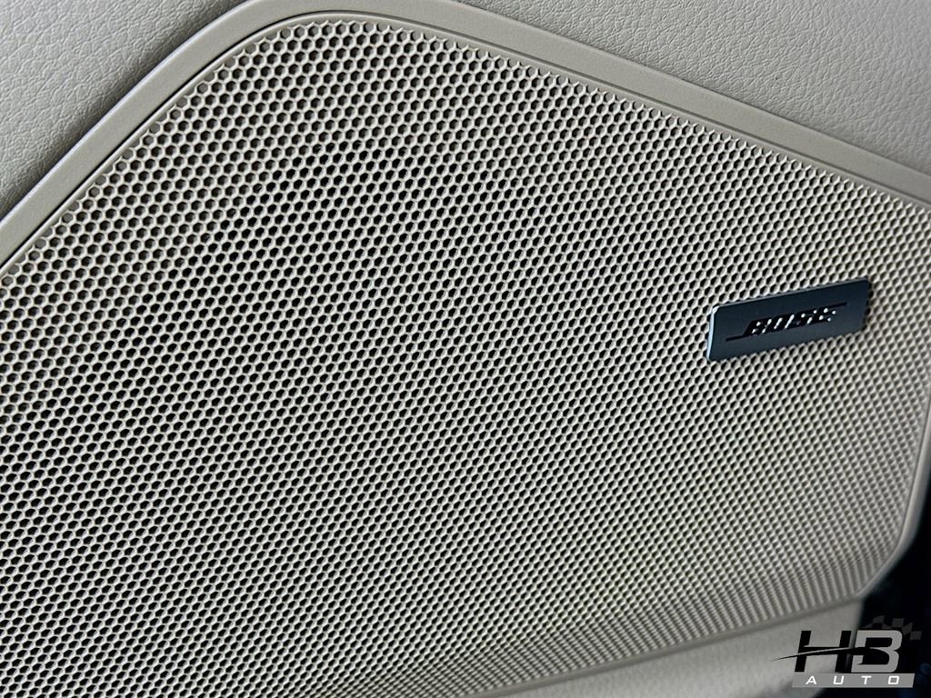 Used 2023 Porsche Cayenne Platinum Edition image 15