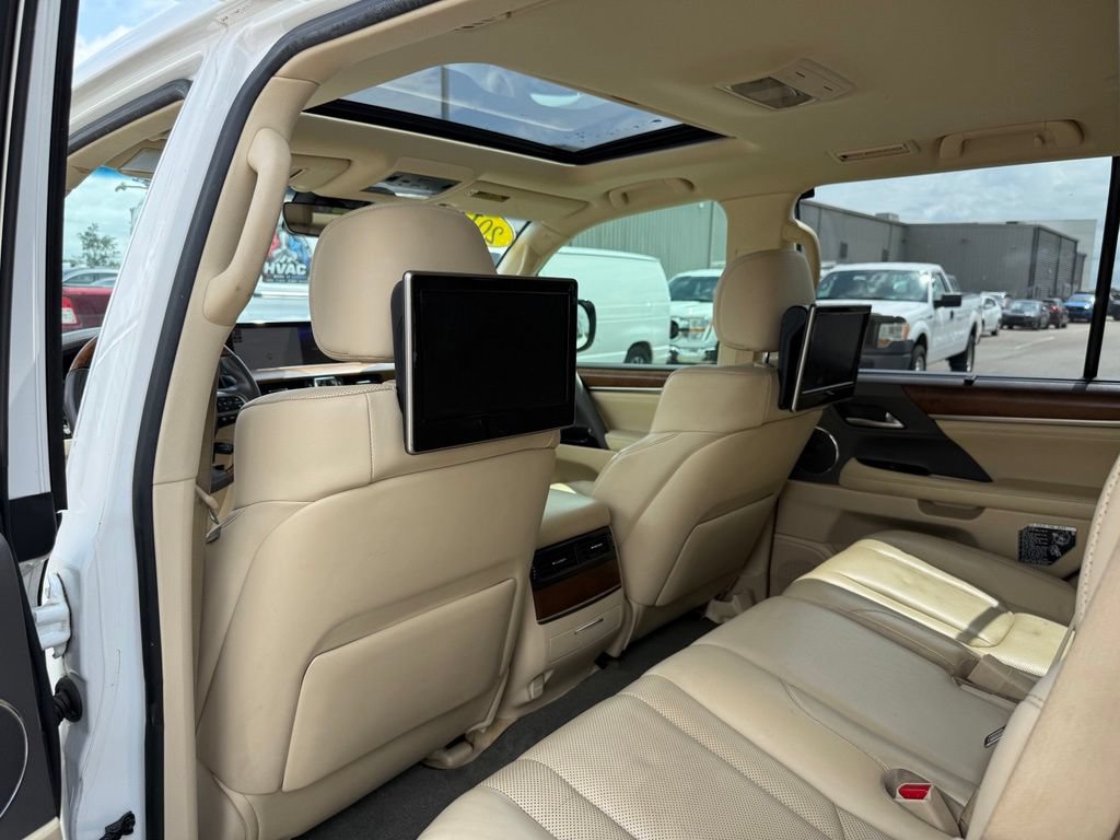 Used 2017 Lexus LX 570 4WD w/ Luxury Package image 12