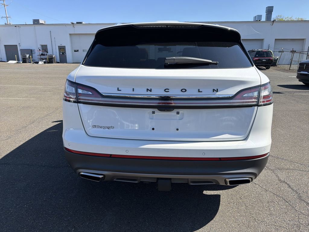 Used 2023 Lincoln Nautilus Black Label w/ Class II Trailer Tow Package AWD/4WD image 4