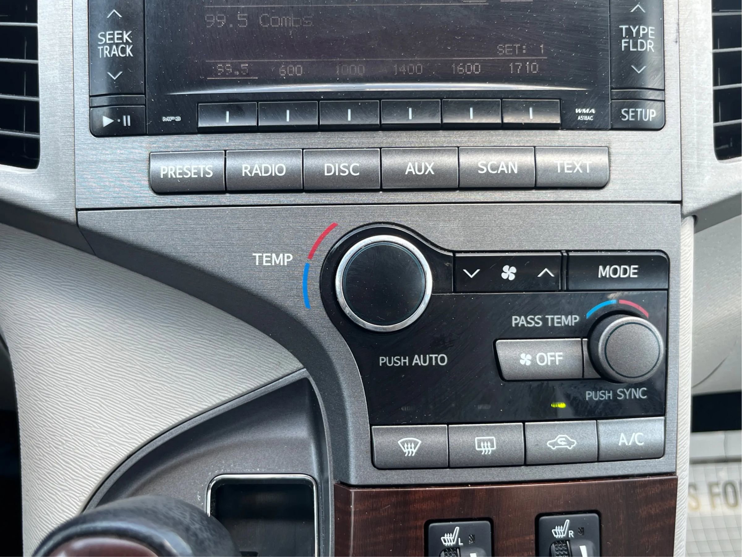 Used 2012 Toyota Venza XLE AWD/4WD image 26