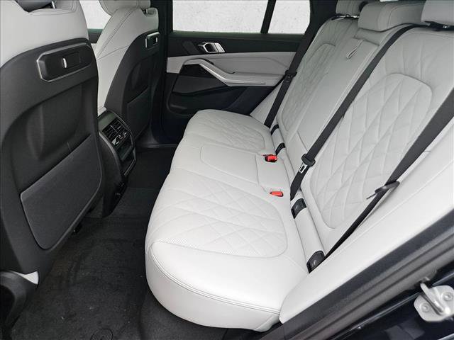 New 2026 BMW X5 xDrive40i w/ M Sport Package AWD/4WD image 17