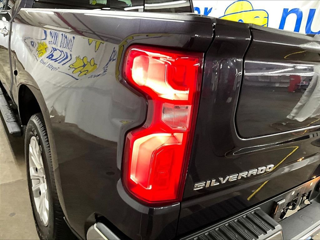 Used 2022 Chevrolet Silverado 1500 LTZ w/ LTZ Premium Package AWD/4WD image 31