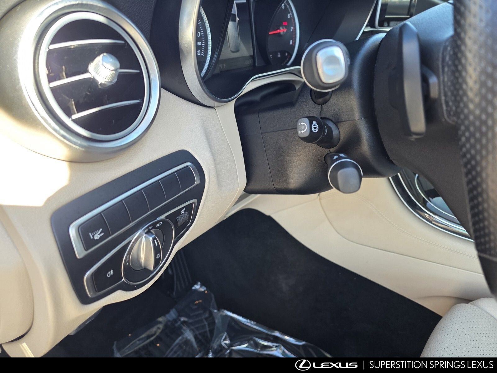 Used 2019 Mercedes-Benz GLC 300 4MATIC image 15