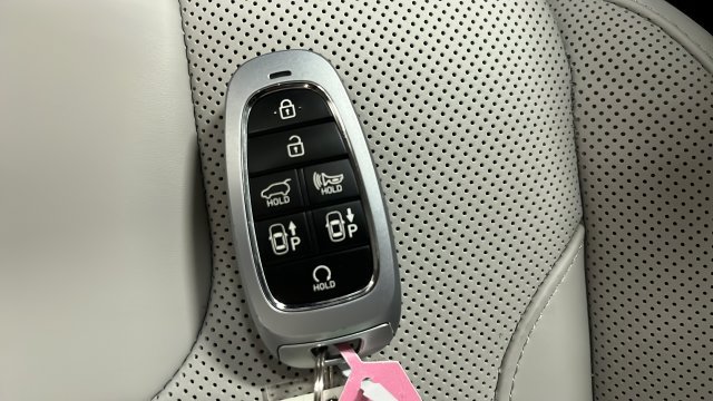 Used 2025 Hyundai Palisade Calligraphy FWD image 21