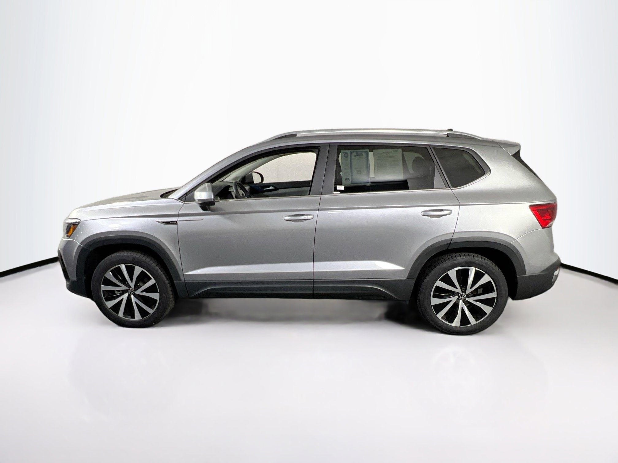 Used 2022 Volkswagen Taos SE AWD/4WD image 8