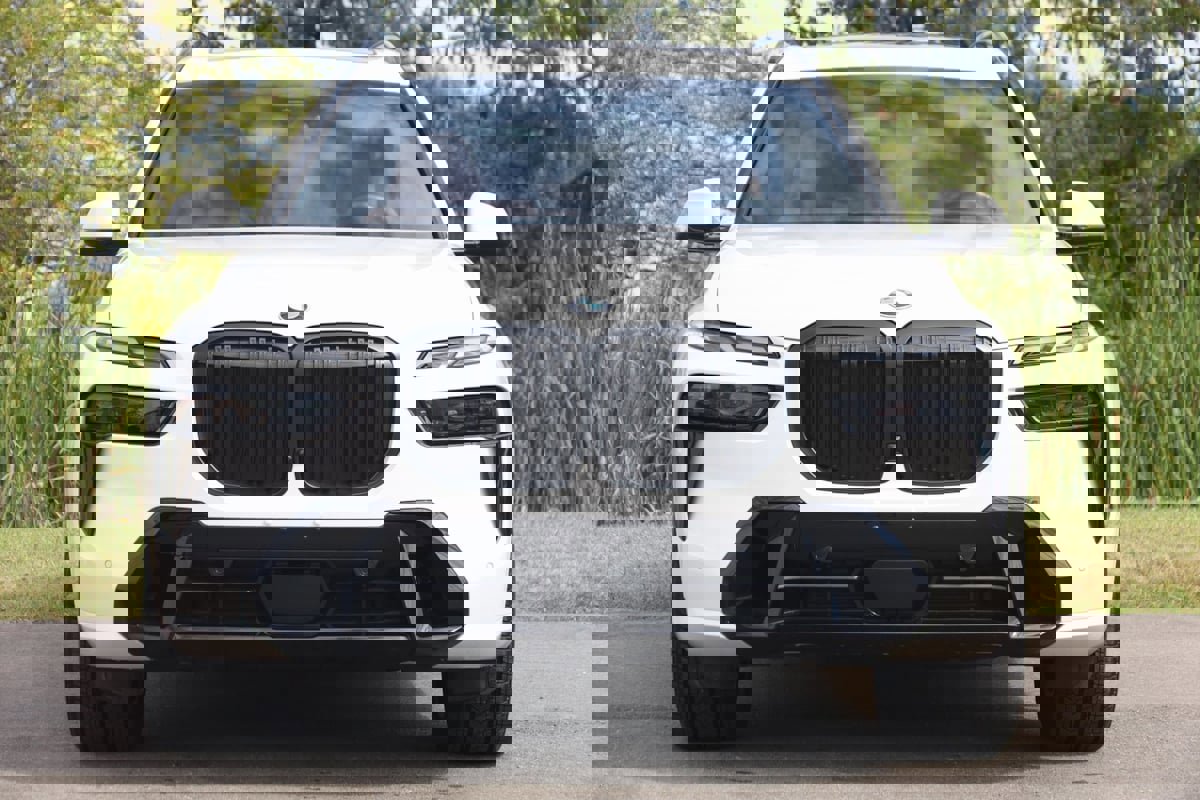 Used 2023 BMW X7 xDrive40i w/ M Sport Package image 82