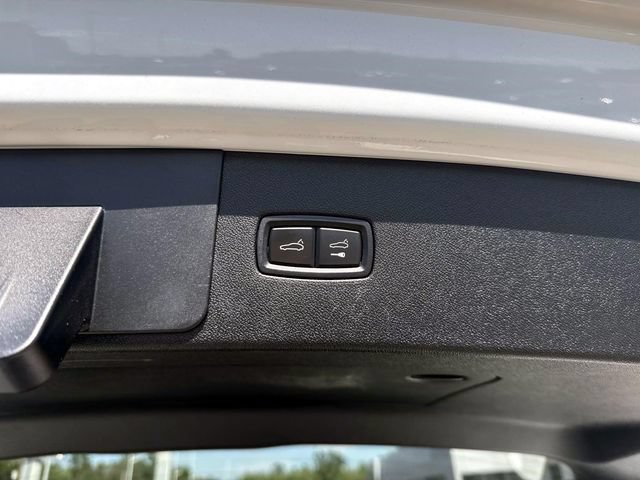 Used 2022 Porsche Cayenne AWD/4WD image 6