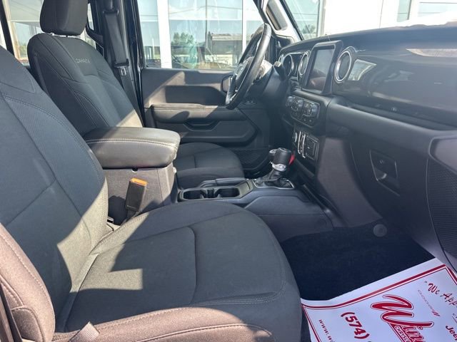 Used 2022 Jeep Wrangler Unlimited Sahara w/ Cold Weather Group image 22