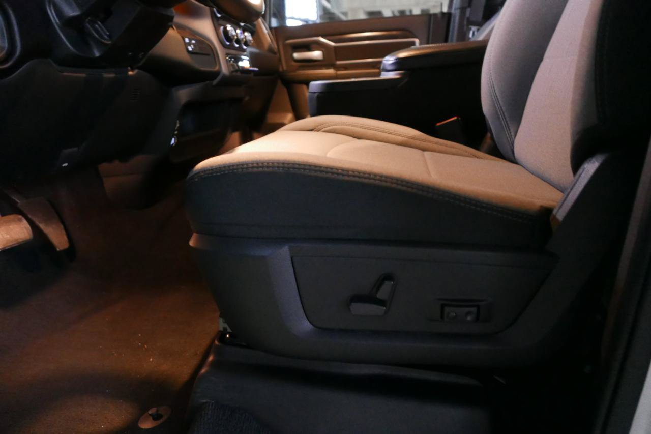 Used 2024 RAM 2500 Big Horn AWD/4WD image 10