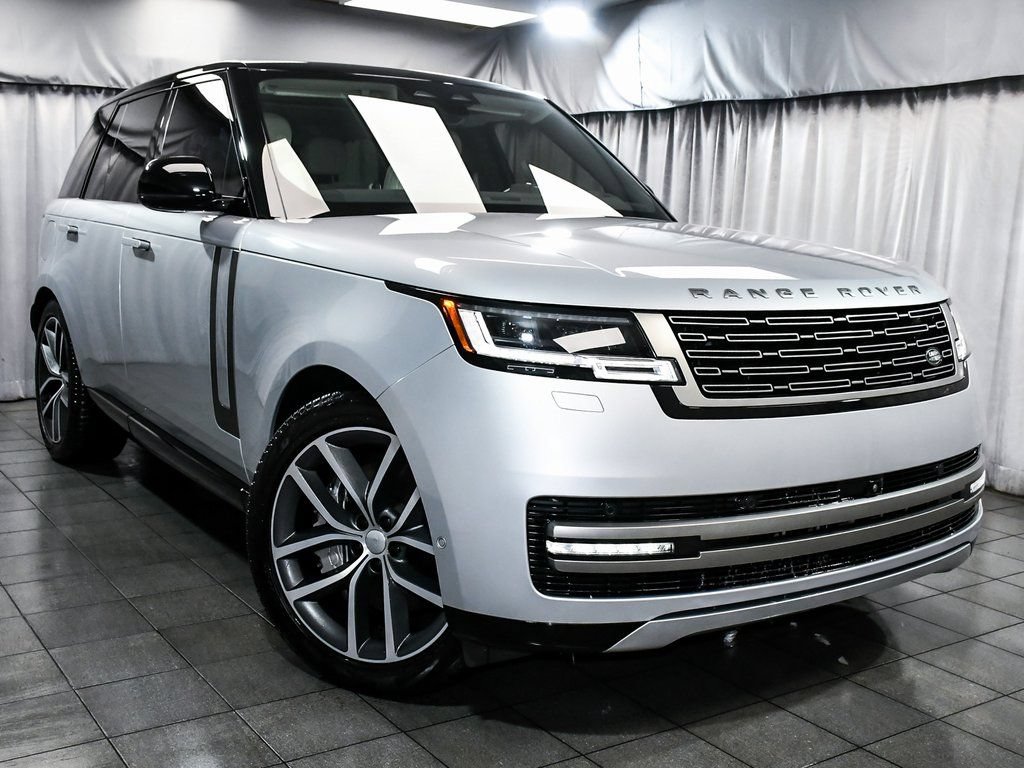 Used 2025 Land Rover Range Rover SE AWD/4WD image 3