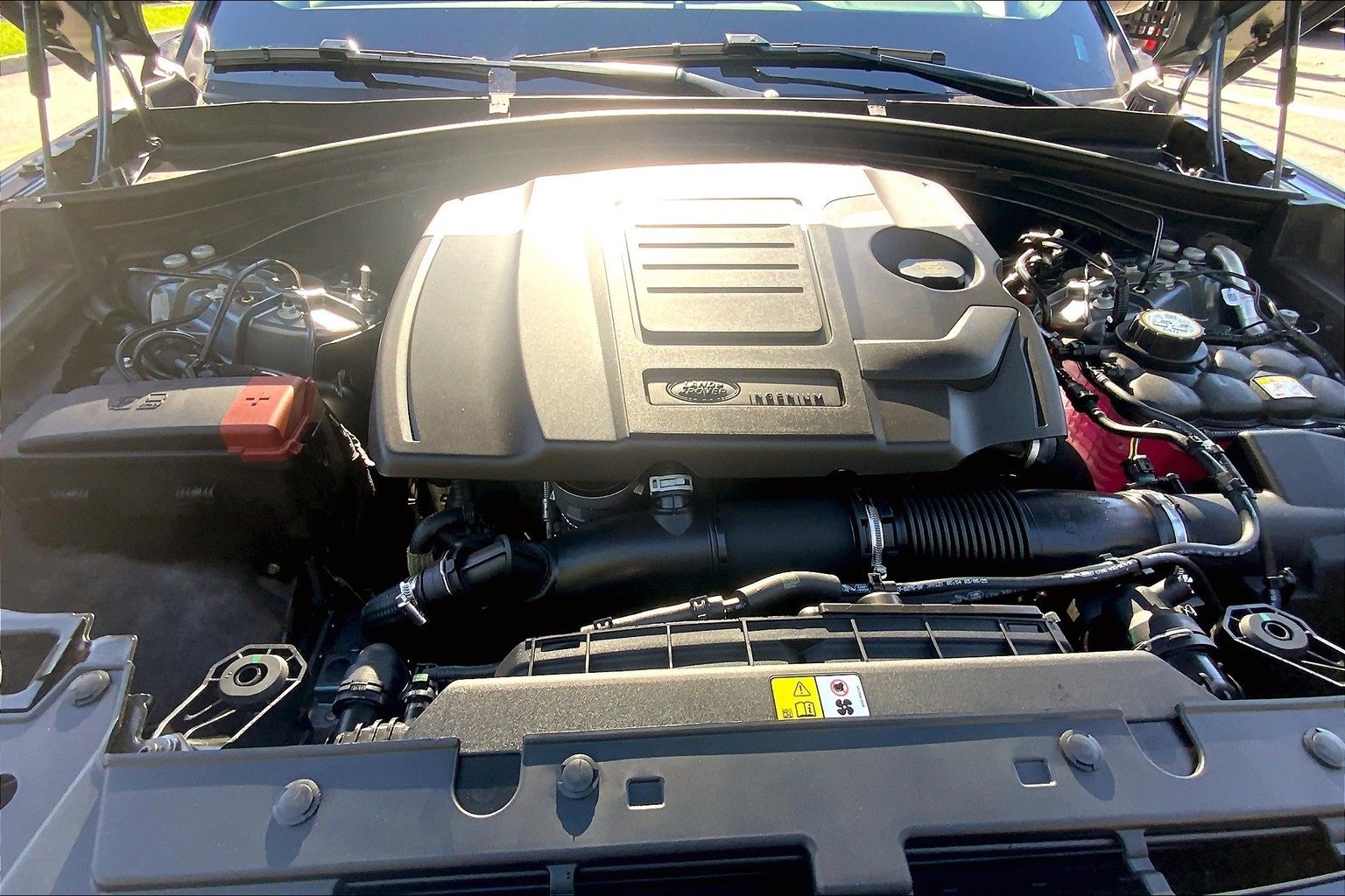 New 2026 Land Rover Range Rover Velar Dynamic SE image 16