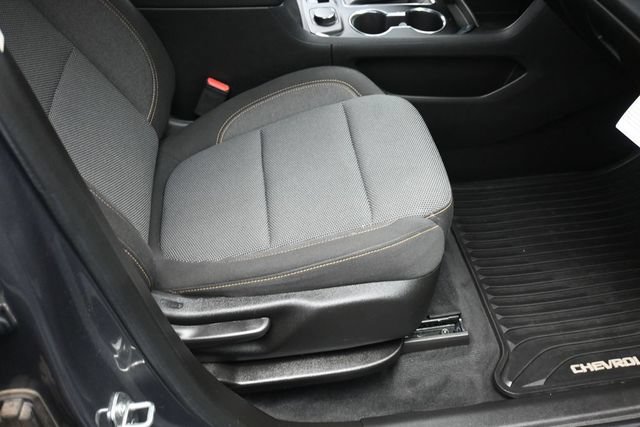 Used 2021 Chevrolet Traverse LT FWD image 47