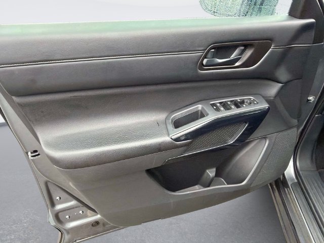 Used 2024 Nissan Pathfinder SV FWD image 19