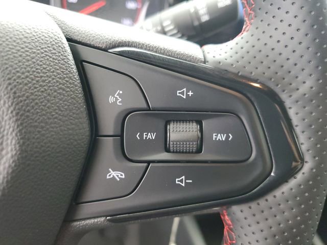 Used 2024 Chevrolet Trax RS FWD image 24