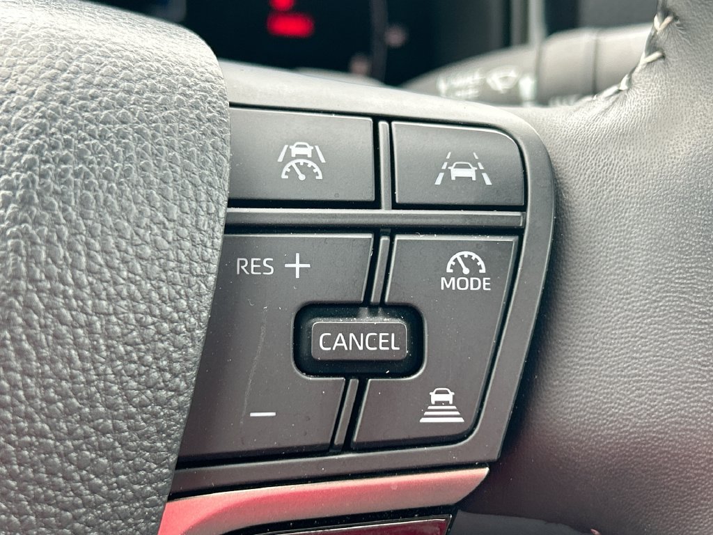 Used 2025 Toyota Camry SE FWD image 18