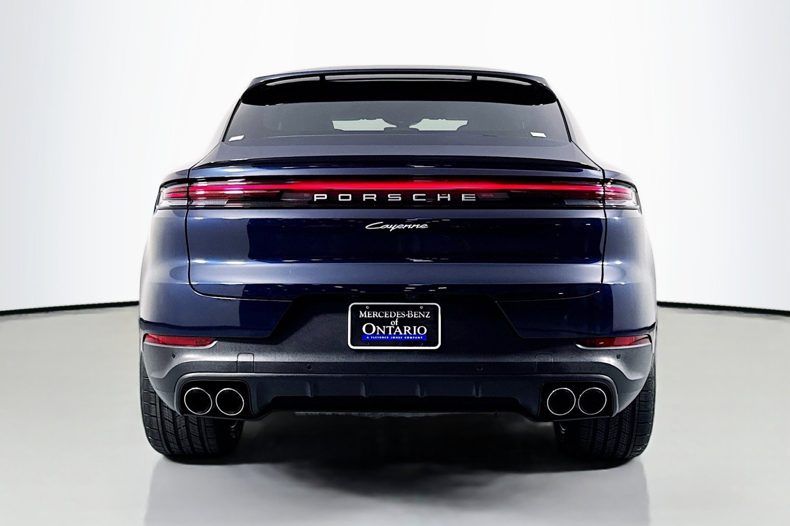 Used 2025 Porsche Cayenne Coupe image 4