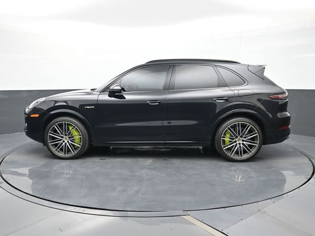 Certified 2022 Porsche Cayenne Turbo S image 2