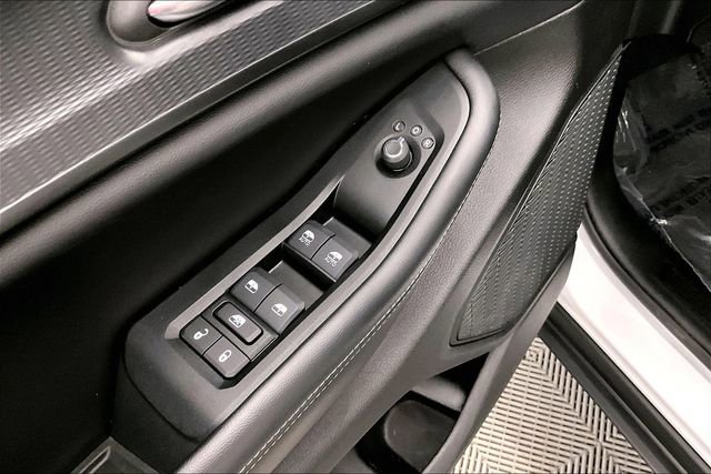 Used 2024 Jeep Grand Cherokee Laredo w/ Luxury Tech Group I image 36