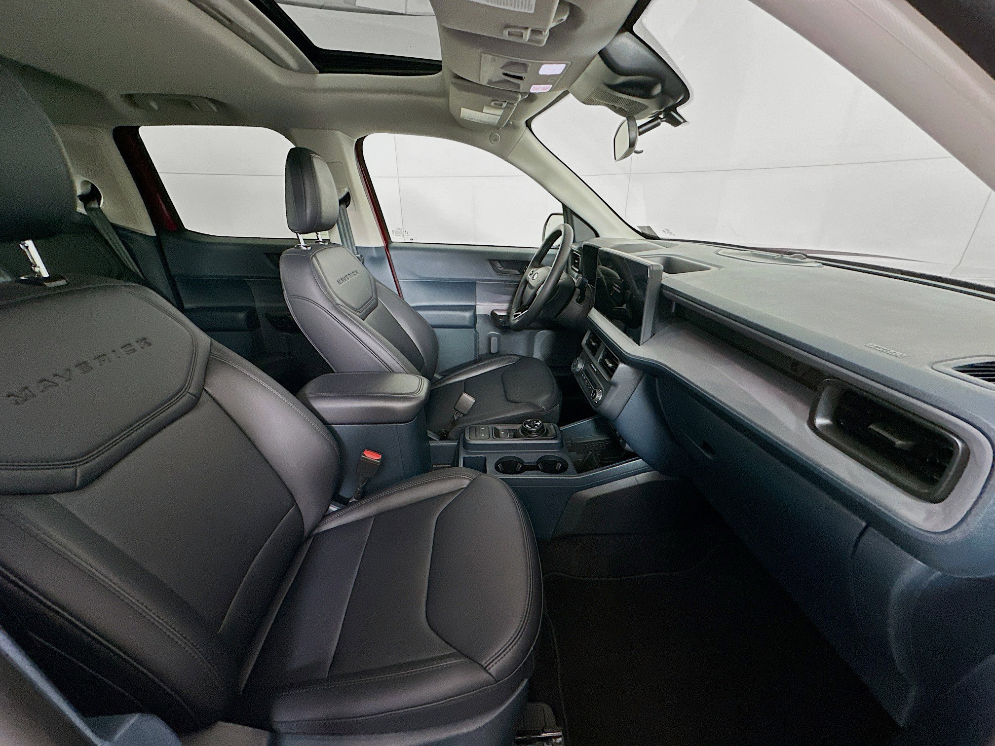 Used 2025 Ford Maverick Lariat w/ Black Appearance Package image 31