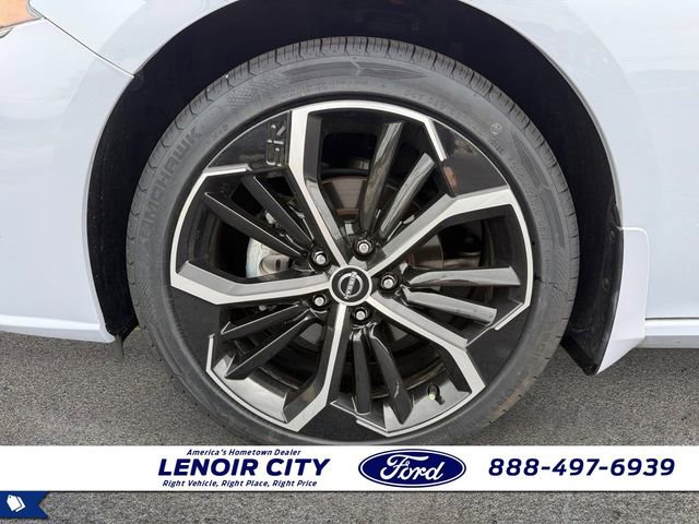 Used 2023 Nissan Altima 2.5 SR AWD/4WD image 9