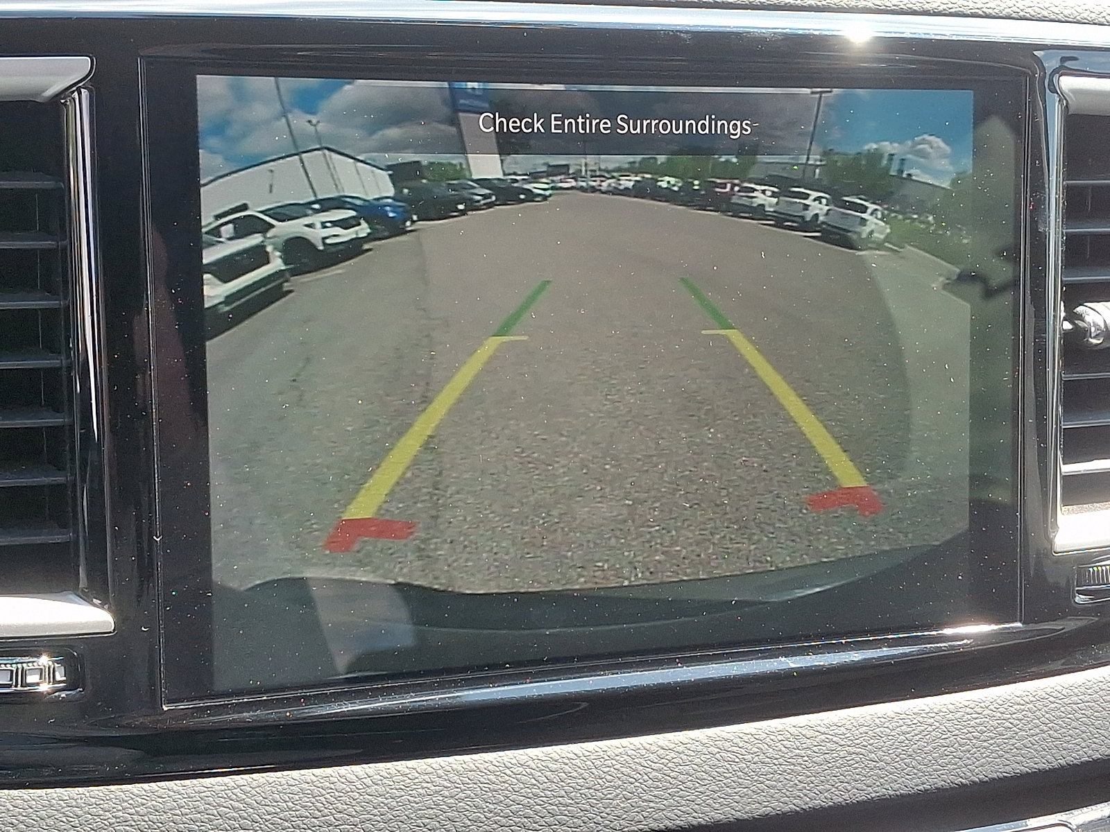 Used 2023 Chrysler Pacifica Touring-L FWD image 19