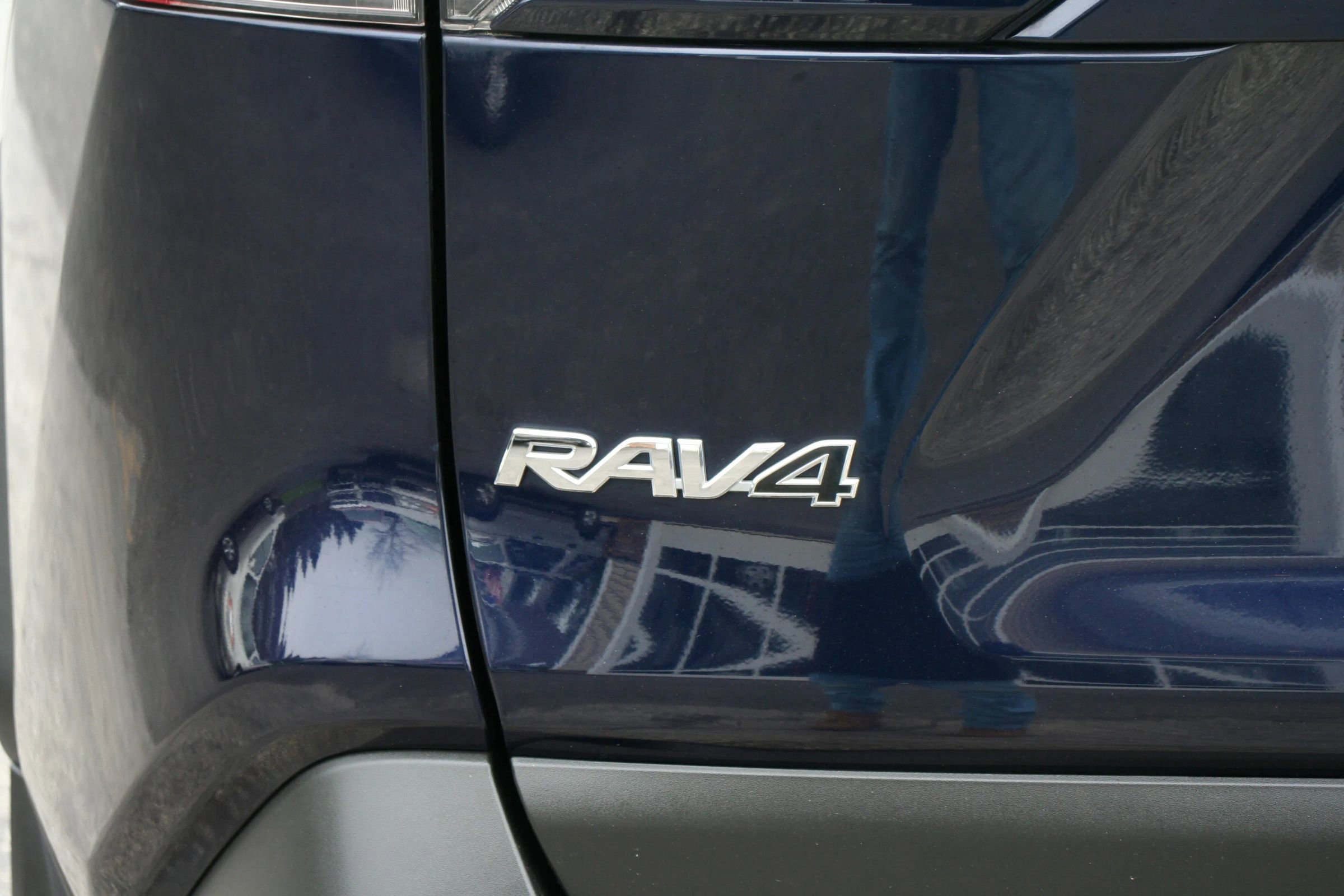 Used 2019 Toyota RAV4 XLE w/ Convenience Package image 25