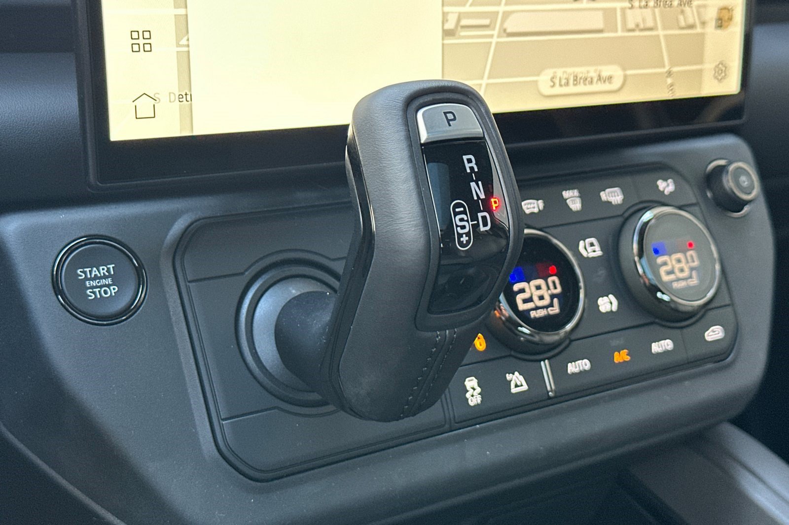 New 2026 Land Rover Defender 110 OCTA AWD/4WD image 17