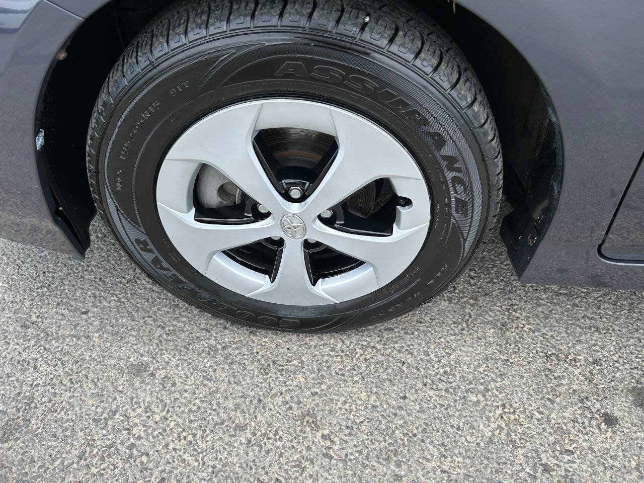 Used 2012 Toyota Prius Four w/ Deluxe Solar Roof Pkg FWD image 18