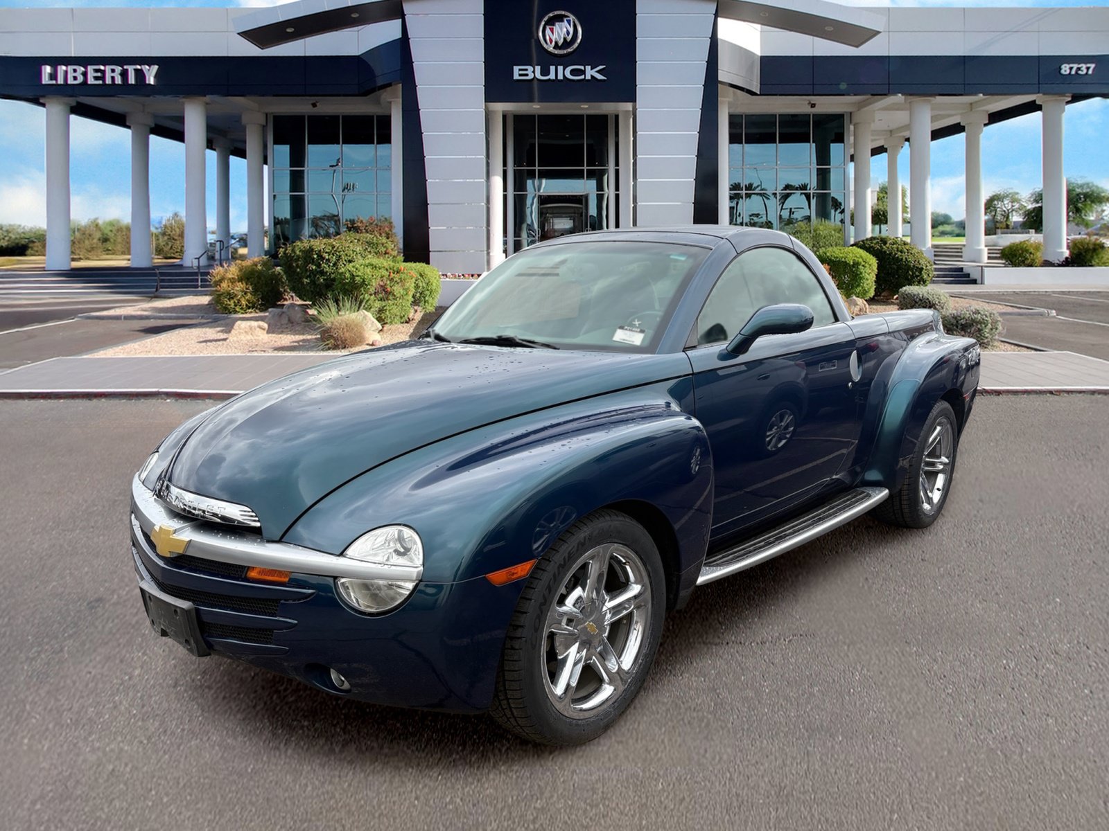 Used 2005 Chevrolet SSR w/ Preferred Equipment Group RWD image 4