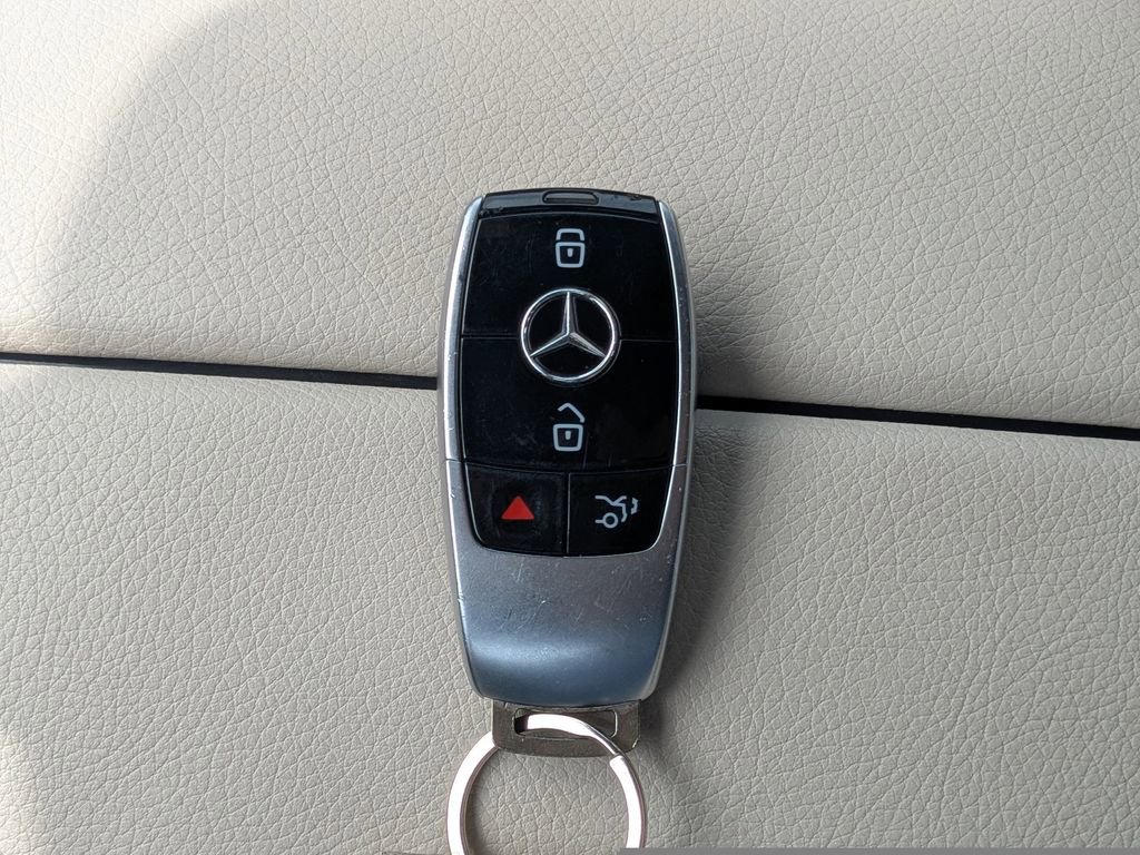 Used 2022 Mercedes-Benz E 350 Sedan image 29