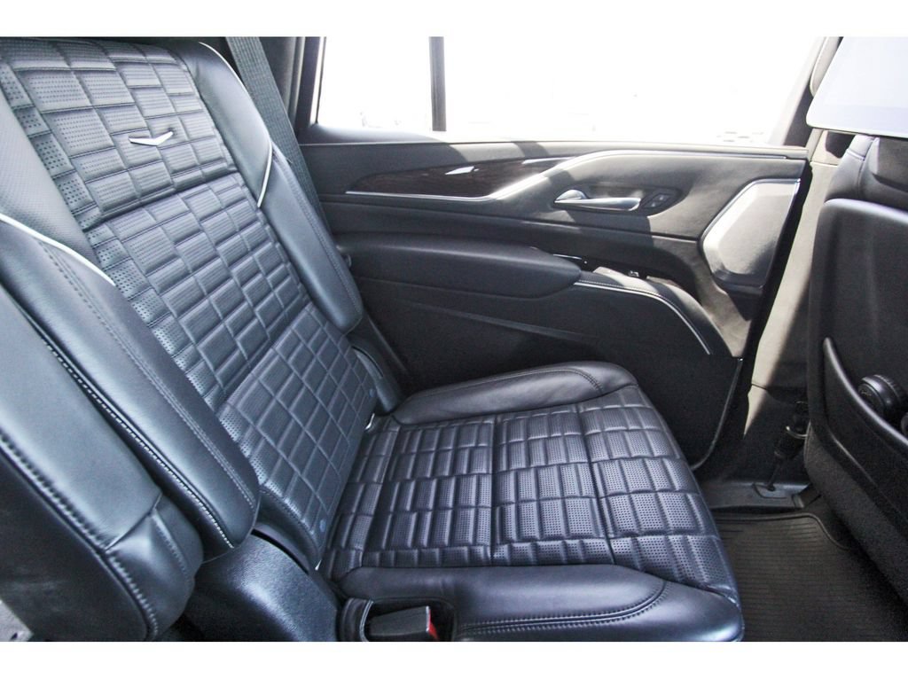 Used 2021 Cadillac Escalade Premium Luxury Platinum AWD/4WD image 11