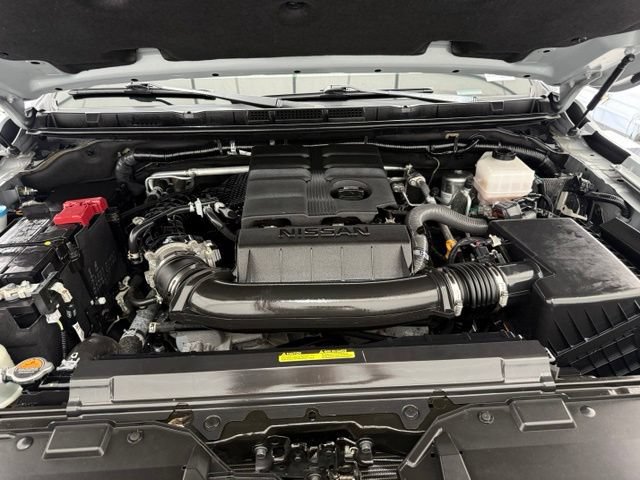 Used 2024 Nissan Frontier PRO-4X AWD/4WD image 9