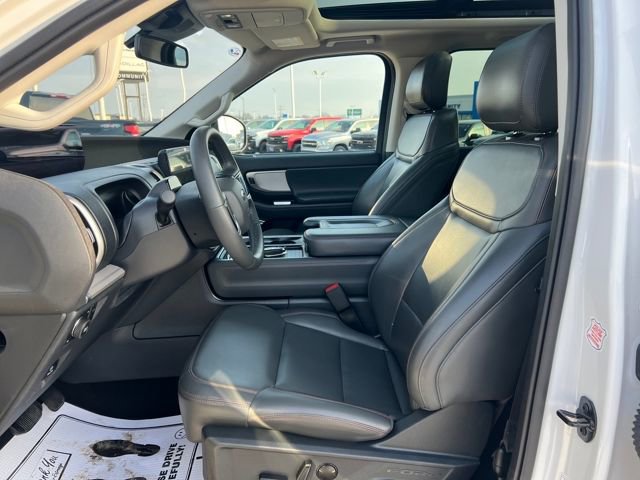 Used 2025 Ford Expedition Active AWD/4WD image 12